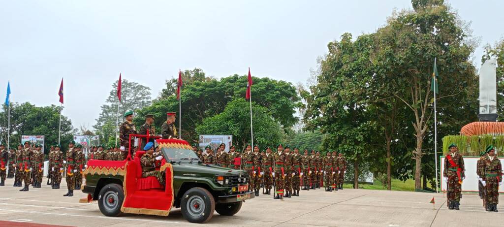 নবীন সেনাসদস্য কুচকাওয়াজ