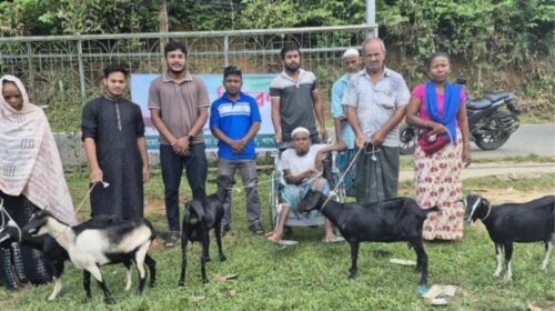 খাগড়াছড়িতে অসচ্ছল পরিবারের হাতে ছাগল তুলে দিল পার্বত্য জেলা পরিষদ