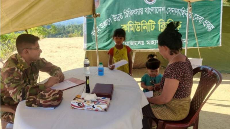 খাগড়াছড়ির মহালছড়িতে সেনাবাহিনীর মানবিক চিকিৎসা ক্যাম্প